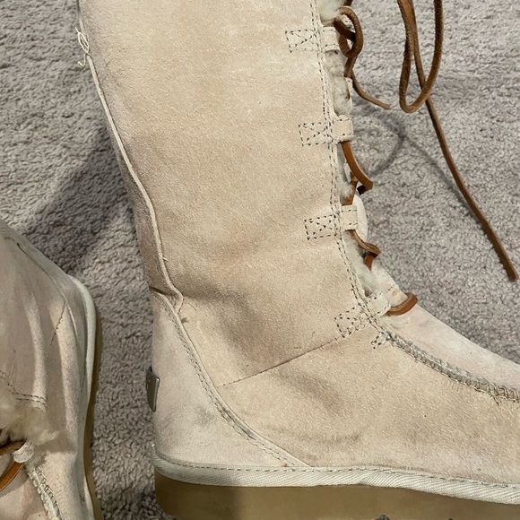 Authentic UGG uptown boots - Picture 10 of 15